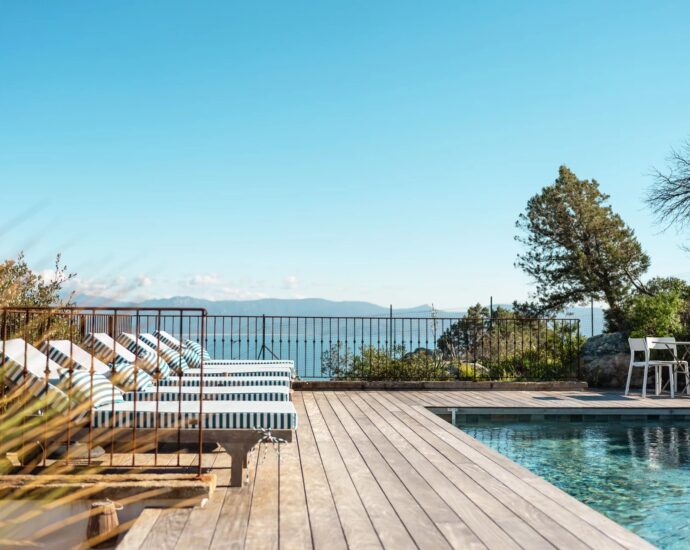 Exclusivité, Valinco, Villa d&rsquo;architecte, 7 chambres, Piscine, Vue mer panoramique, Proche plages