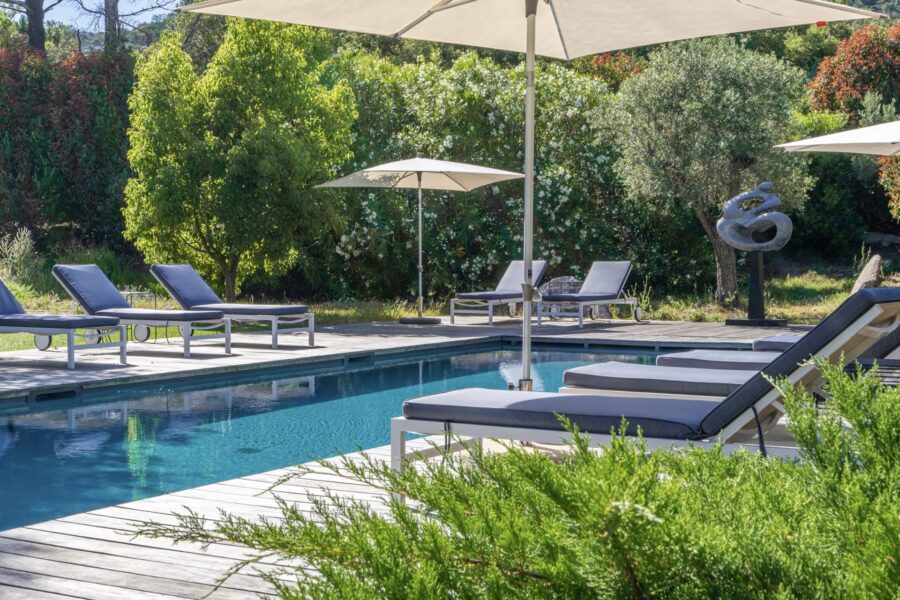 Pinarello, Contemporary 5-Bedroom Villa with Pool and Sea View, Nestled in the Heart of the Maquis