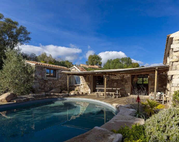 Palombaggia, bergerie avec piscine, vue dégagée,  proche plage
