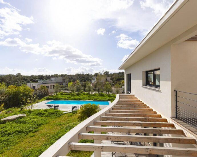 Porto-Vecchio, Arasu, Saint-Cyprien, villa d’architecte, 7 chambres, piscine, plage à pieds