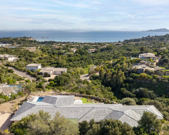 Porto-Vecchio, Palombaggia, Villa vue mer panoramique, 7 chambres, salle de sport, piscine chauffée, plage à pieds