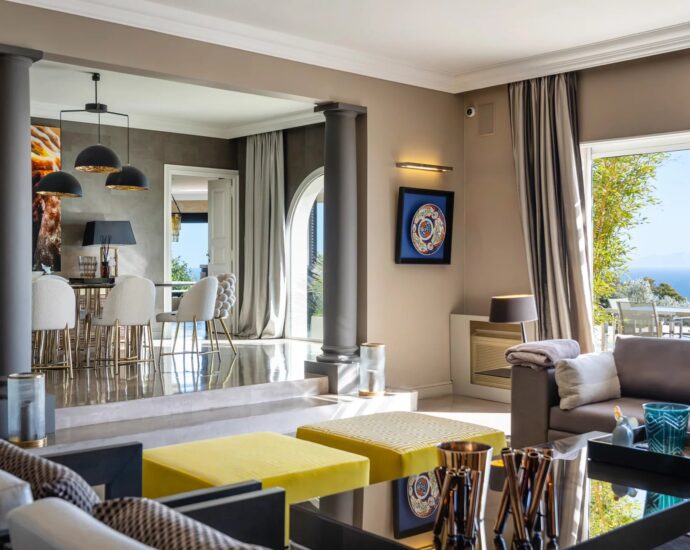 Cap Corse, Erbalunga, Villa vue mer panoramique, 10 pièces, 4 chambres, piscine chauffée, proche plage