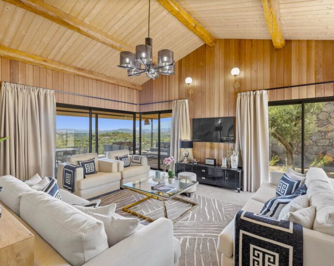 Saint-Cyprien, villa d’architecte, 7 chambres, piscine, vue mer, plage à pied