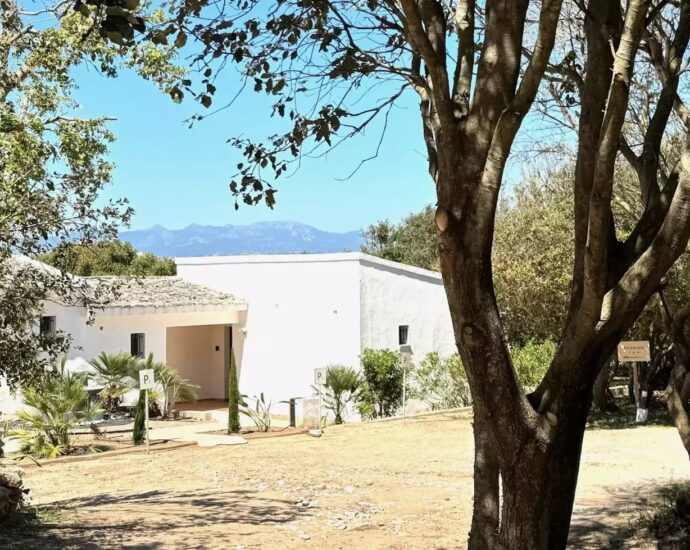 Bonifacio, Guesthouse, 12 Studios, Beach within Walking Distance