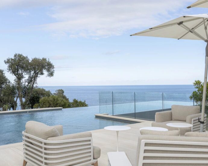 Favone, villa, panoramic sea view, 7 bedrooms, close to the beach, swimming pool, cinema room, gym, sauna, hammam, arcade room, pétanque court