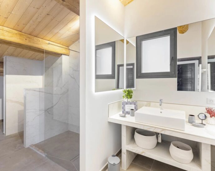 Saint-Cyprien, villa d’architecte, 7 chambres, piscine, vue mer, plage à pied