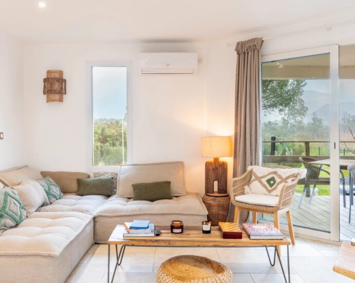 Porto-Vecchio, Villa plain-pied, 4 chambres, proche plage Palombagia, piscine