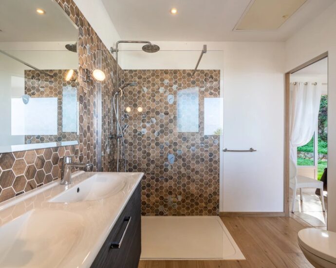 Exclusive Listing, Corbara, Marine de Davia, 2 Villas, 7 Bedrooms, 2 Pools, Panoramic Sea View, Walking Distance to the Beach