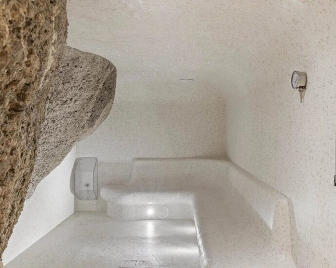 Favone, villa, panoramic sea view, 7 bedrooms, close to the beach, swimming pool, cinema room, gym, sauna, hammam, arcade room, pétanque court