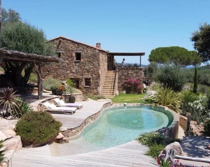 Porto-Vecchio, Piccovaggia, Farmhouse‑style Villa, 4 Bedrooms, Private Estate, Close to the Beach