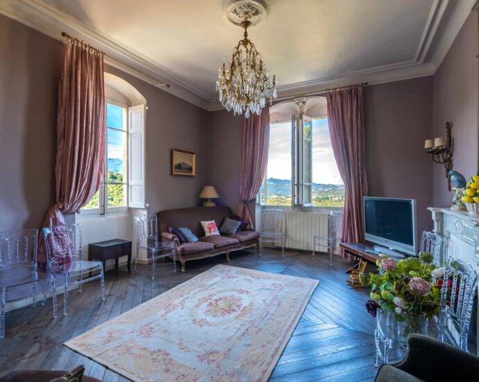 Oletta, 7 bedroom villa, Maison de Maître, one outbuilding, heated pool, close to beaches