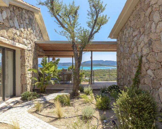 Saint-Cyprien, villa d’architecte, 7 chambres, piscine, vue mer, plage à pied