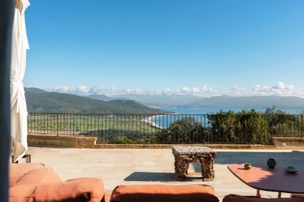 Exclusivité, Valinco, Villa d&rsquo;architecte, 7 chambres, Piscine, Vue mer panoramique, Proche plages