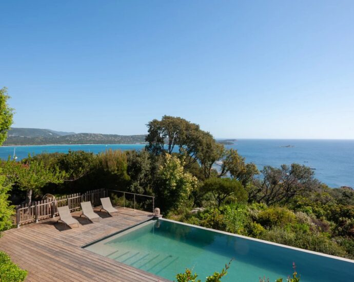 Cala Rossa, Domaine de la Tour, Villa vue mer panoramique, 7 chambres, piscine, plage à pied