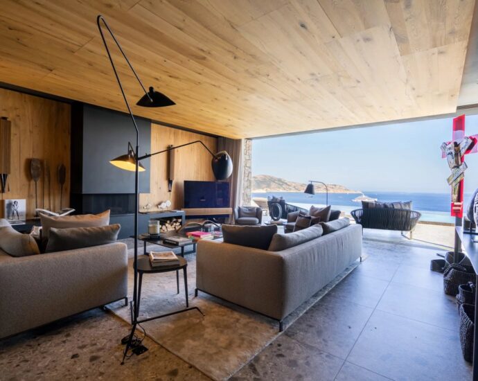 Calvi, Villa d’exception, 8 chambres, 2 piscines, vue mer panoramique