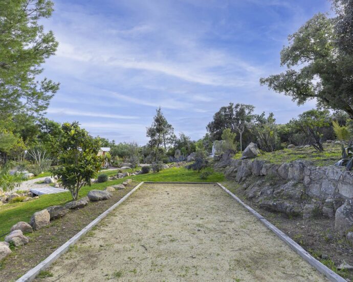 Favone, villa, panoramic sea view, 7 bedrooms, close to the beach, swimming pool, cinema room, gym, sauna, hammam, arcade room, pétanque court