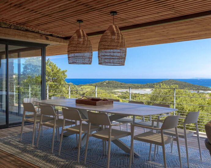 Saint-Cyprien, villa d’architecte, 7 chambres, piscine, vue mer, plage à pied