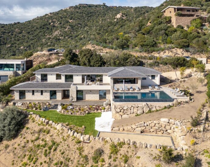 Porto-Vecchio, Palombaggia, Villa vue mer panoramique, 7 chambres, salle de sport, piscine chauffée, plage à pieds