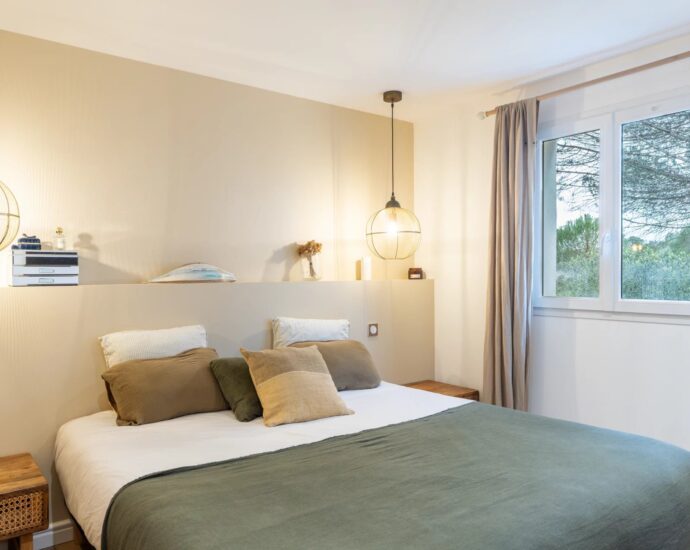 Porto-Vecchio, Villa plain-pied, 4 chambres, proche plage Palombagia, piscine