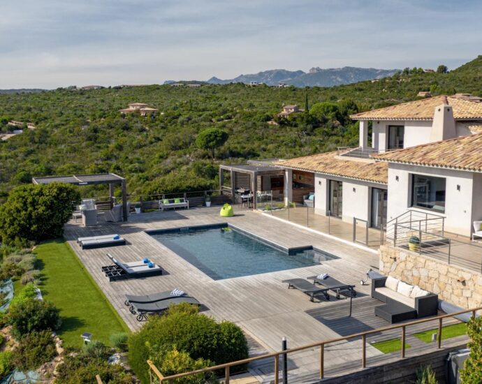 Porto vecchio, Palombaggia, villa 5 chambres, vue mer, piscine et proche plage