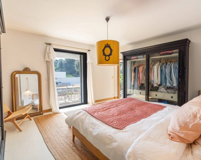 Exclusivité, Sainte-Lucie de Porto-Vecchio, Villa contemporaine, 4 chambres, piscine, aperçu mer, proche plage