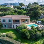 Exclusivité, Corbara, Marine de Davia, villa 4 chambres, piscine, vue mer panoramique, plage à pied