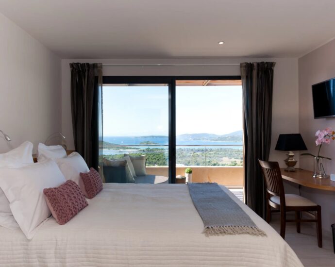 Porto vecchio, Arasu/Cirindinu, villa 5 chambres, piscine et vue mer