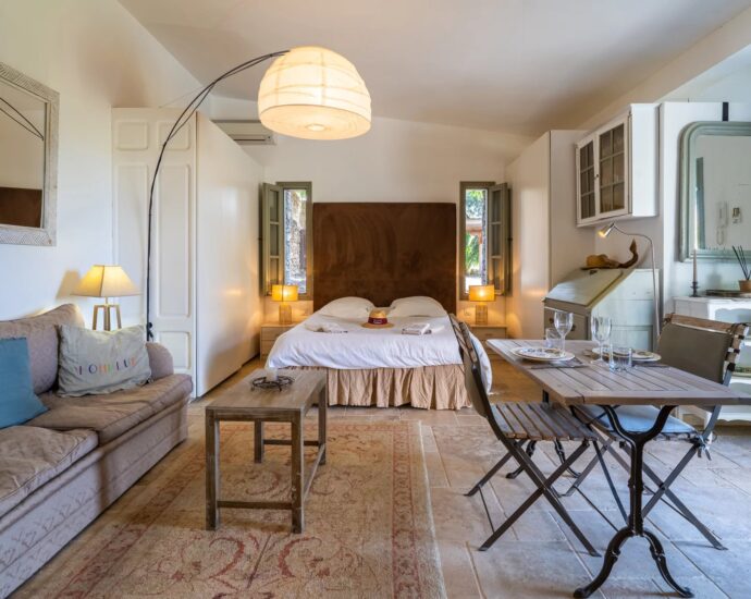 Oletta, 7 bedroom villa, Maison de Maître, one outbuilding, heated pool, close to beaches