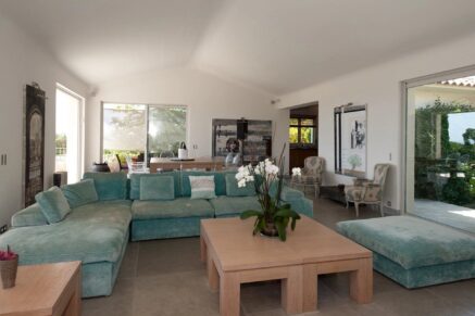 Sea view villa in private area of Punta Arasu, pool, near beach, nice amenities.