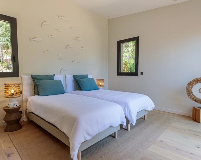 Porto-Vecchio, Palombaggia, Villa vue mer panoramique, 6 chambres, piscine chauffée, plage à pied