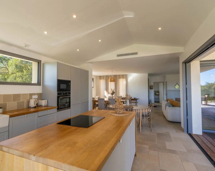 Sotta, Petra Longa Filippi, Villa 4 bedrooms, heated pool, mountain view, close to the beach