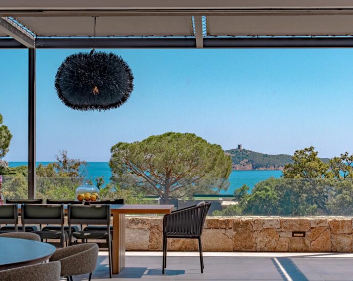 Caramontino, sea-view Hôtel Villa with panoramic views, 7 bedrooms, swimming pool, jacuzzi, fitness room, walking distance to the beach