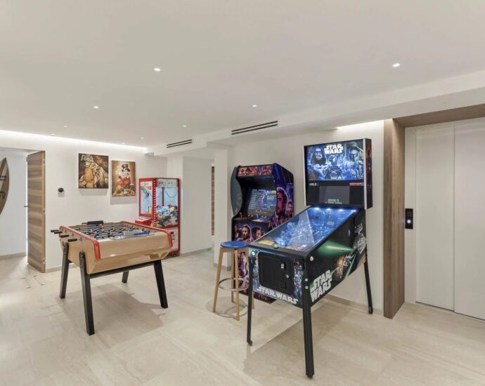 Favone, villa, panoramic sea view, 7 bedrooms, close to the beach, swimming pool, cinema room, gym, sauna, hammam, arcade room, pétanque court