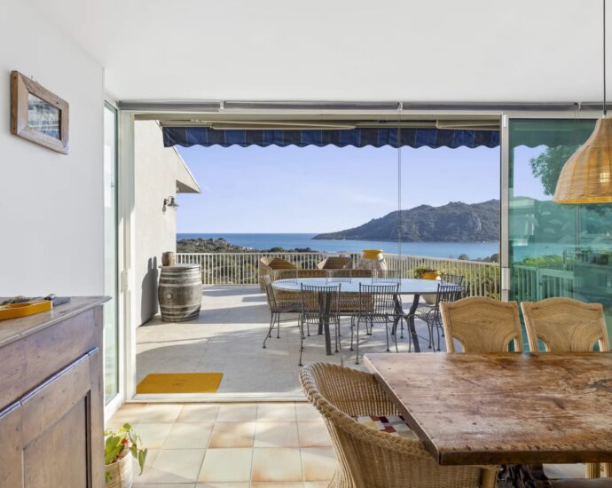 Santa Giulia, Villa, 4 bedrooms, Swimming pool, Sea view, Walking distance to the beach