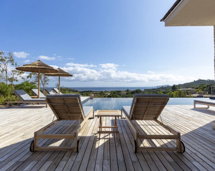 Porto-Vecchio, Palombaggia, Villa vue mer panoramique, 7 chambres, salle de sport, piscine chauffée, plage à pieds