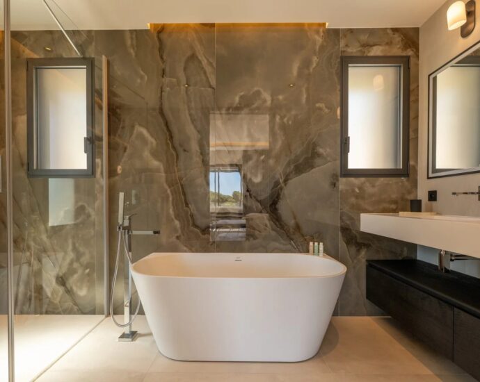 Caramontino, sea-view Hôtel Villa with panoramic views, 7 bedrooms, swimming pool, jacuzzi, fitness room, walking distance to the beach