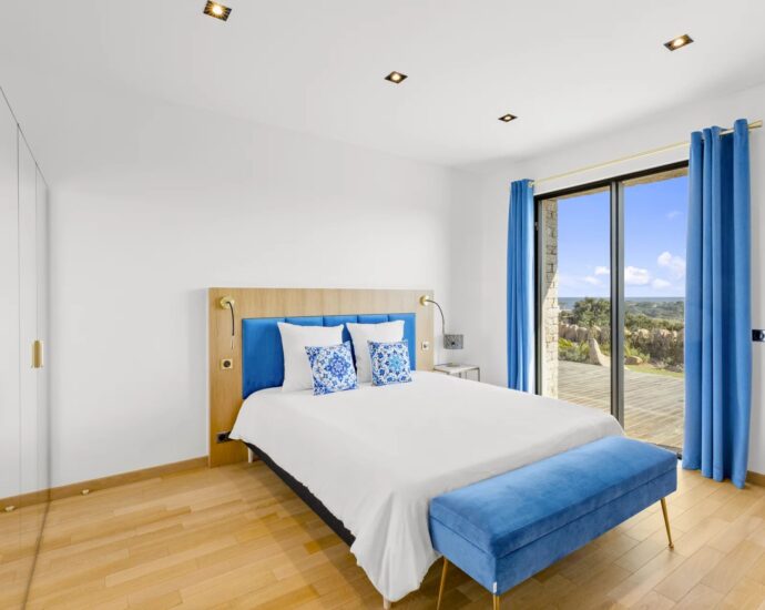 Porto-Vecchio, Palombaggia, Villa vue mer panoramique, 7 chambres, salle de sport, piscine chauffée, plage à pieds