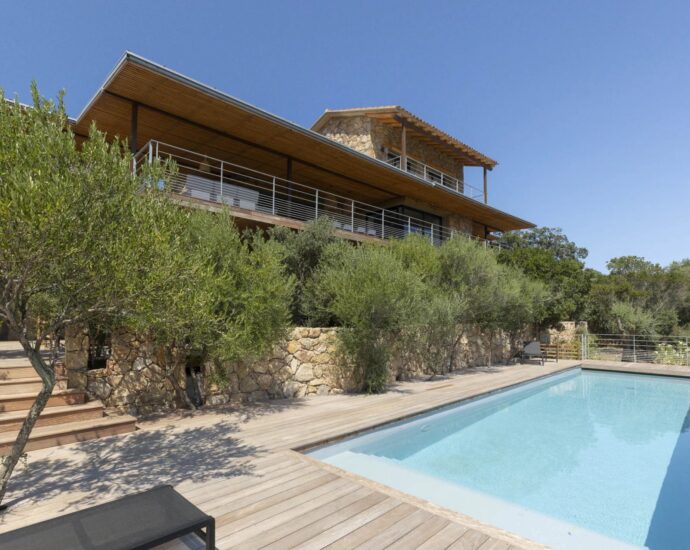 Saint-Cyprien, villa d’architecte, 7 chambres, piscine, vue mer, plage à pied