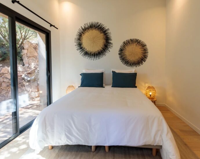 Porto-Vecchio, Palombaggia, Villa vue mer panoramique, 6 chambres, piscine chauffée, plage à pied