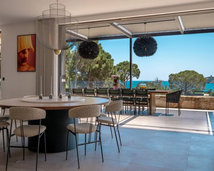 Caramontino, sea-view Hôtel Villa with panoramic views, 7 bedrooms, swimming pool, jacuzzi, fitness room, walking distance to the beach