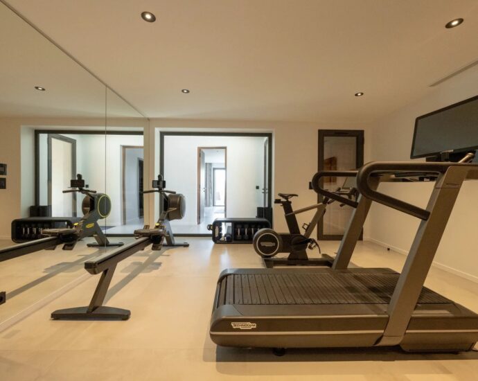 Caramontino, sea-view Hôtel Villa with panoramic views, 7 bedrooms, swimming pool, jacuzzi, fitness room, walking distance to the beach