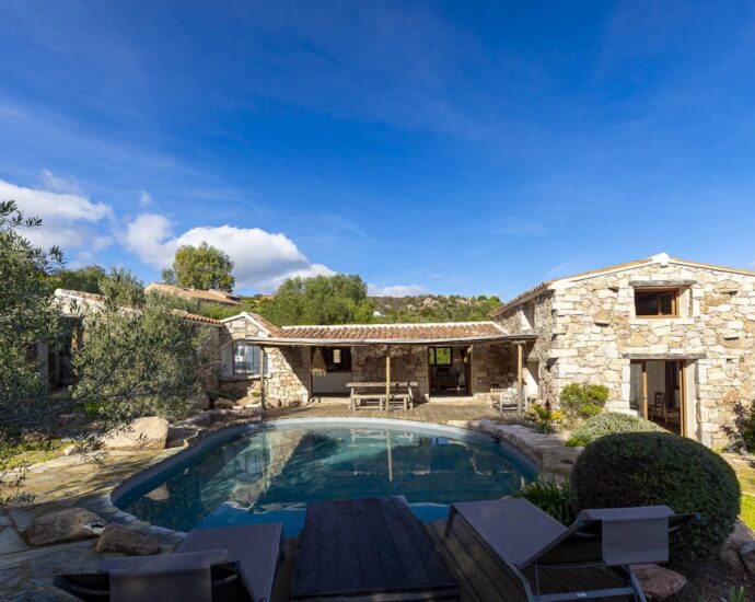 Palombaggia, bergerie avec piscine, vue dégagée,  proche plage