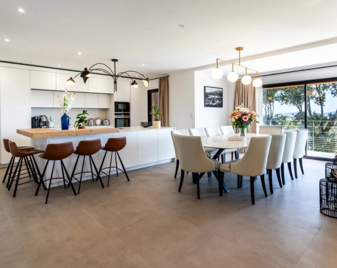 Arasu, villa d’architecte, 7 chambres, piscine, vue mer, plage à pied