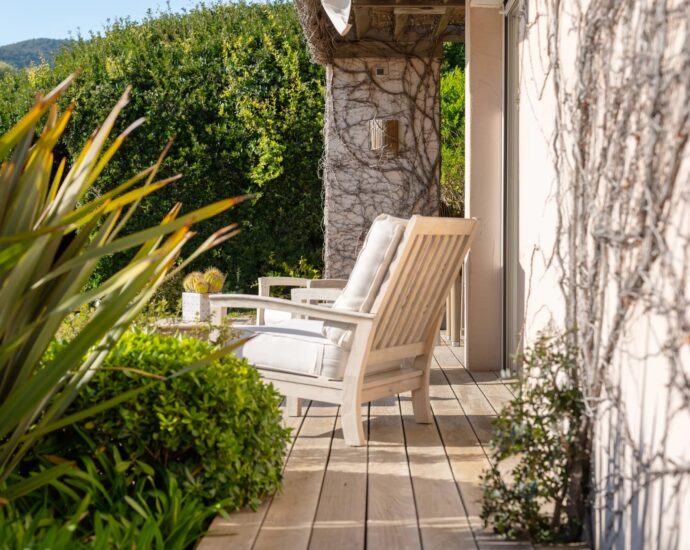 Exclusivité, Ajaccio, Route de Sanguinaires, Propriété  pied dans l&rsquo;eau, 3 chambres, vue  mer panoramique, plage à pied