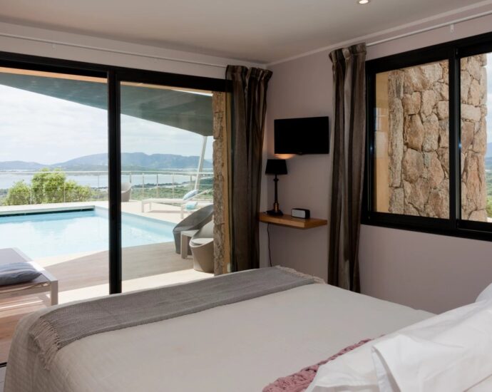Porto vecchio, Arasu/Cirindinu, villa 5 chambres, piscine et vue mer