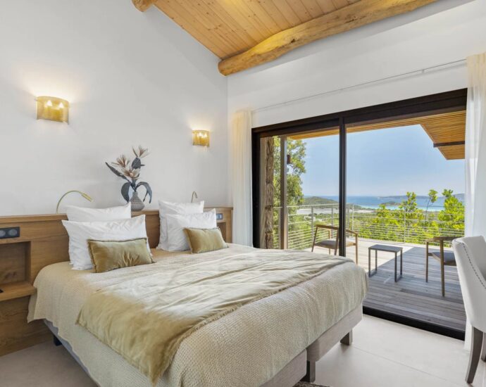 Saint-Cyprien, villa d’architecte, 7 chambres, piscine, vue mer, plage à pied