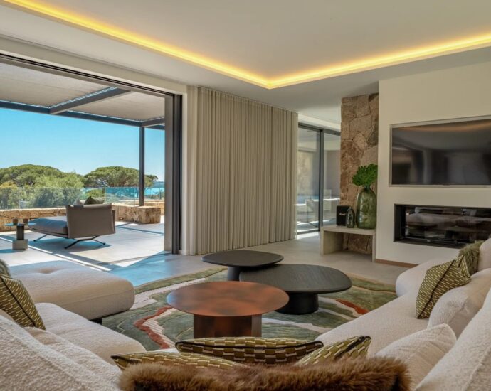 Caramontino, sea-view Hôtel Villa with panoramic views, 7 bedrooms, swimming pool, jacuzzi, fitness room, walking distance to the beach