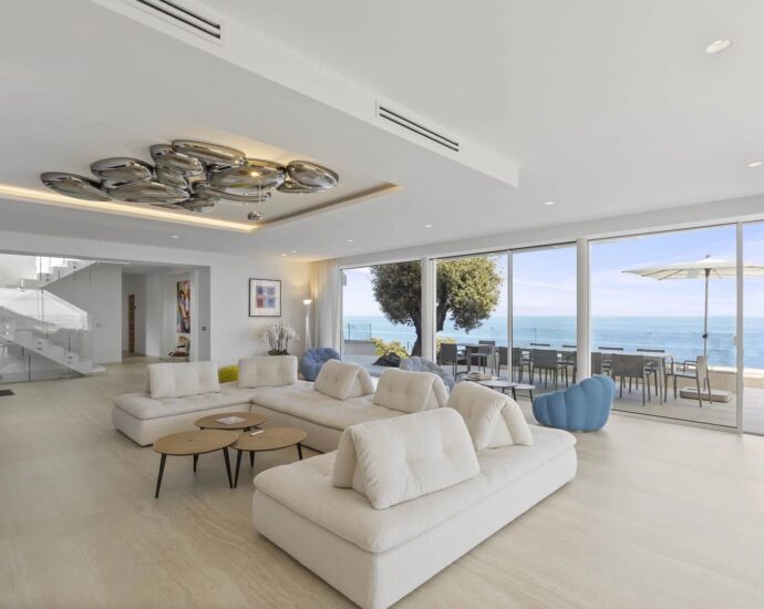 Favone, villa, panoramic sea view, 7 bedrooms, close to the beach, swimming pool, cinema room, gym, sauna, hammam, arcade room, pétanque court