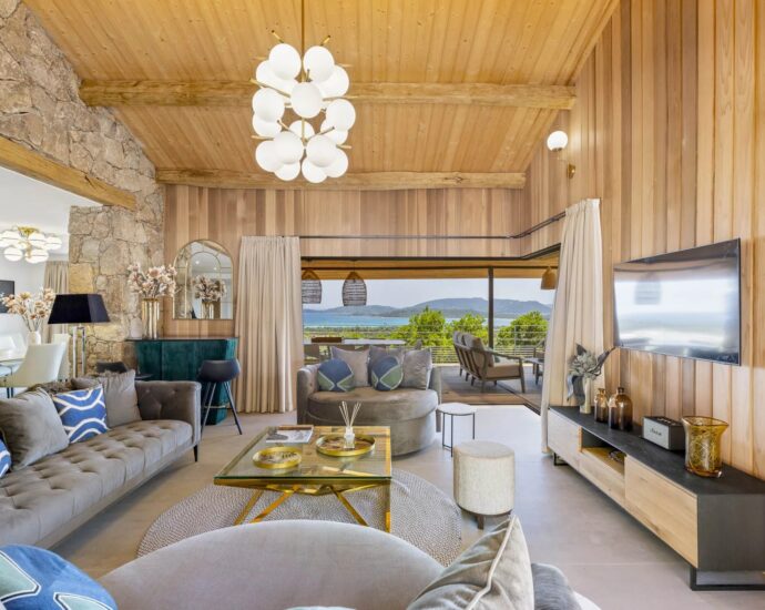 Saint-Cyprien, villa d’architecte, 7 chambres, piscine, vue mer, plage à pied