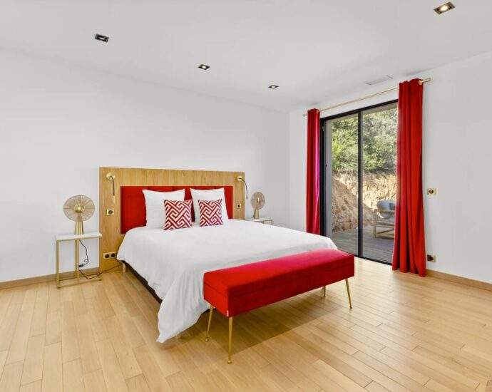 Porto-Vecchio, Palombaggia, Villa vue mer panoramique, 7 chambres, salle de sport, piscine chauffée, plage à pieds